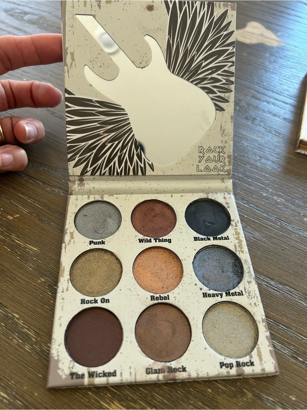 Rock Your Look Neutral & Metallic Eyeshadow Palette — Brown, Gold, Gray, Black